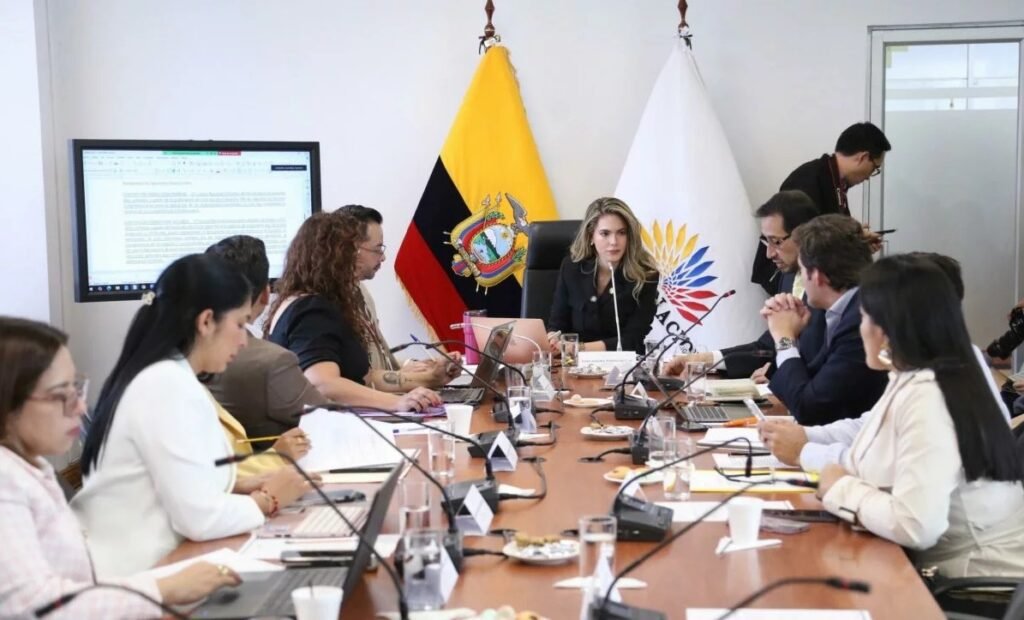 Comisión de Justicia del Ecuador durante la aprobación de la reforma al Código de la Democracia