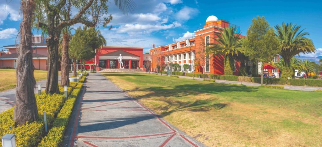 Universidad San Francisco de Quito USFQ se posiciona entre las mejores del mundo según el prestigioso ranking internacional QS 2026.
