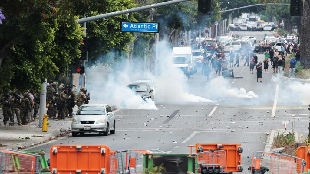 Protestas en Los Ángeles por redadas migratorias con ecuatorianos detenidos