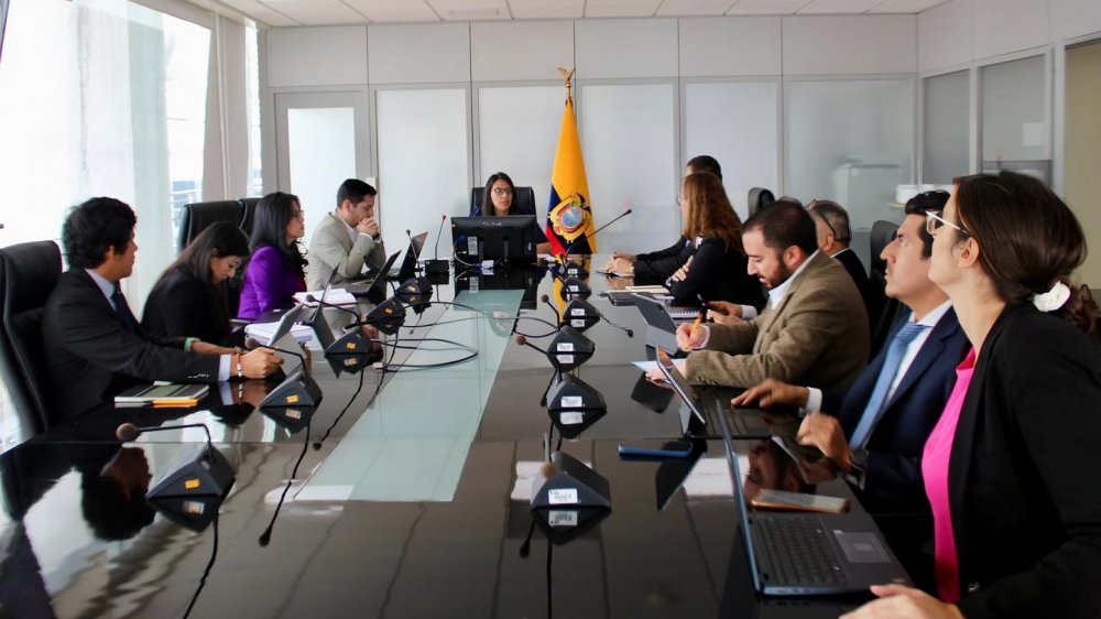 Ecuador pide más financiamiento al FMI y respalda su solicitud con una ambiciosa agenda de reformas estructurales.