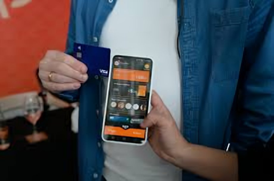 Payphone permite cobrar con tarjeta a cualquier persona en Ecuador, sin necesidad de cuenta bancaria, desde un simple enlace móvil.