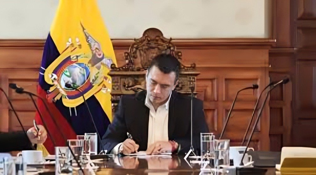Gobierno de Noboa insiste en auditar empresas públicas con apoyo internacional