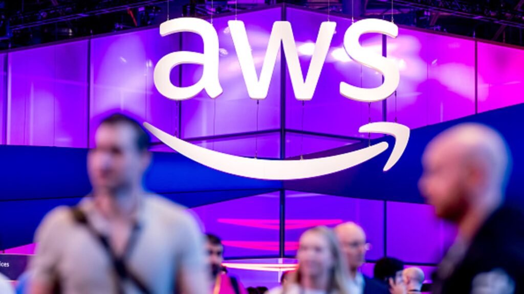 Área de exposición de AWS re:Invent 2024 en Las Vegas durante evento de tecnología