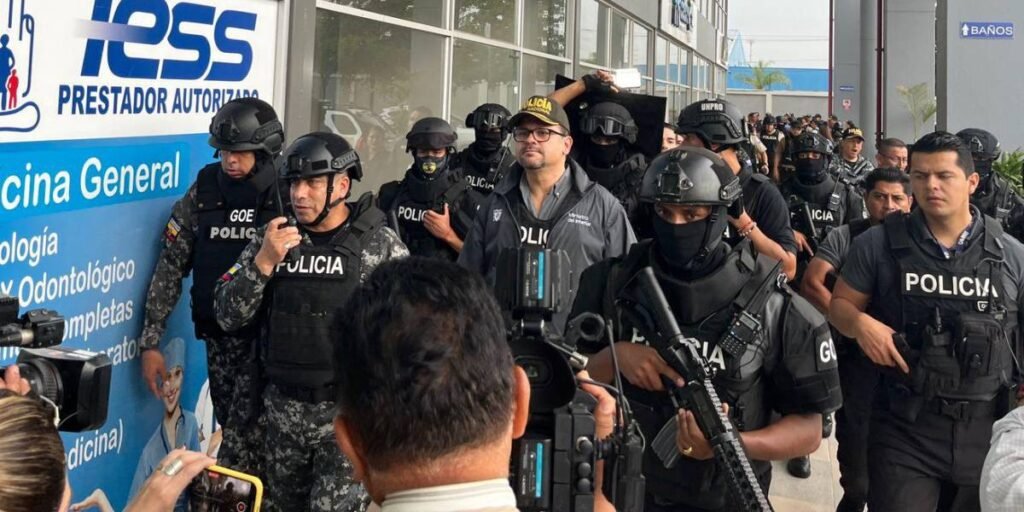 Policía