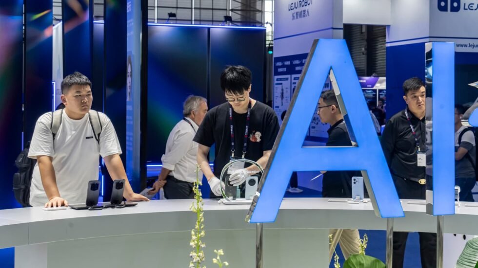 Modelo Kimi K2 de Moonshot compite con OpenAI en inteligencia artificial abierta y asequible