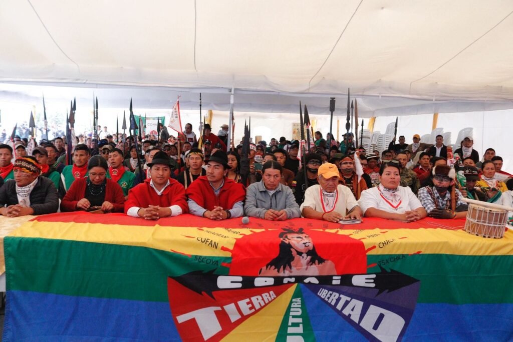 Congreso de la Conaie en Quito con delegaciones indígenas debatiendo el relevo generacional