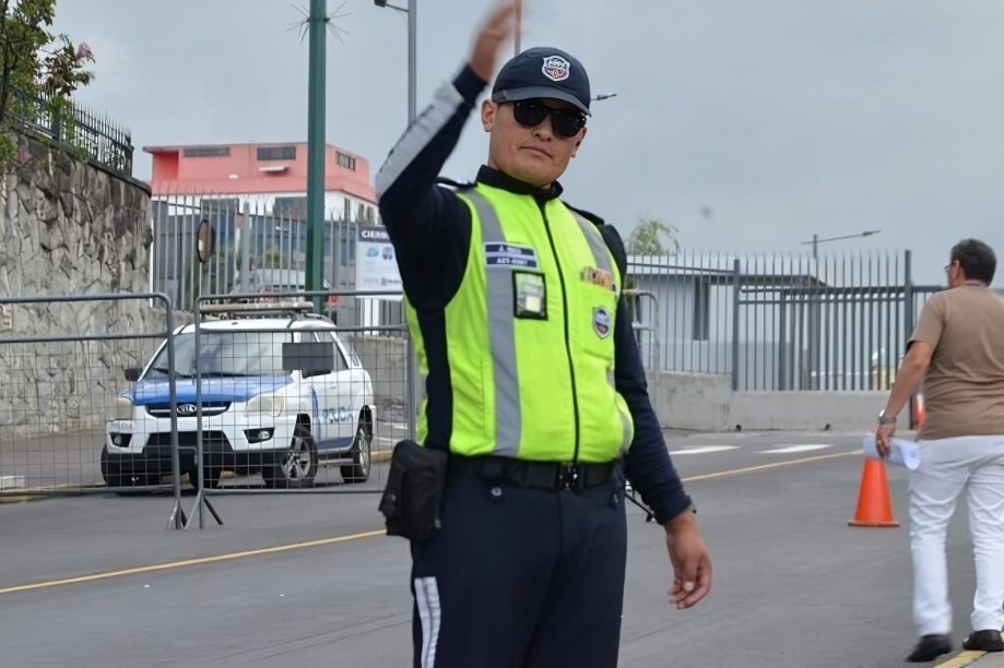 Este 27 de julio se aplican más de 600 cierres viales en Quito por una competencia ciclística. Consulta horarios, rutas y vías afectadas.