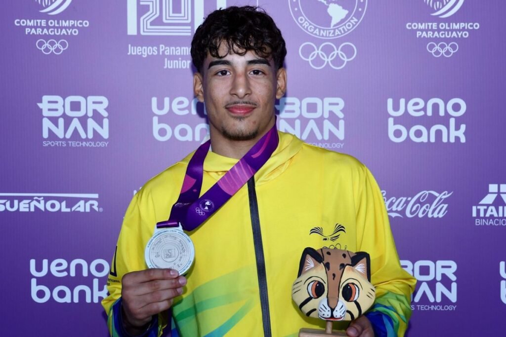 Blanca Rodrigo celebra su victoria en arco compuesto individual femenino durante los Juegos Panamericanos Junior Asunción 2025.
