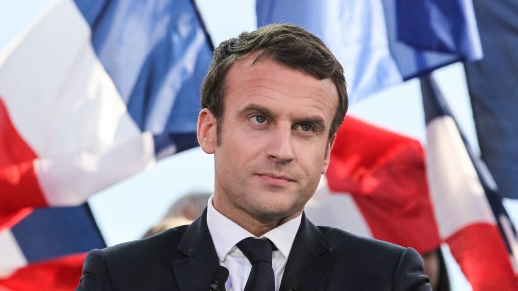 Emmanuel Macron y Volodímir Zelenski en la cumbre de París sobre apoyo militar a Ucrania