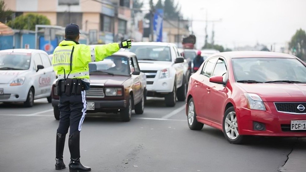 Restricción Pico y Placa Quito viernes 24 octubre 2025