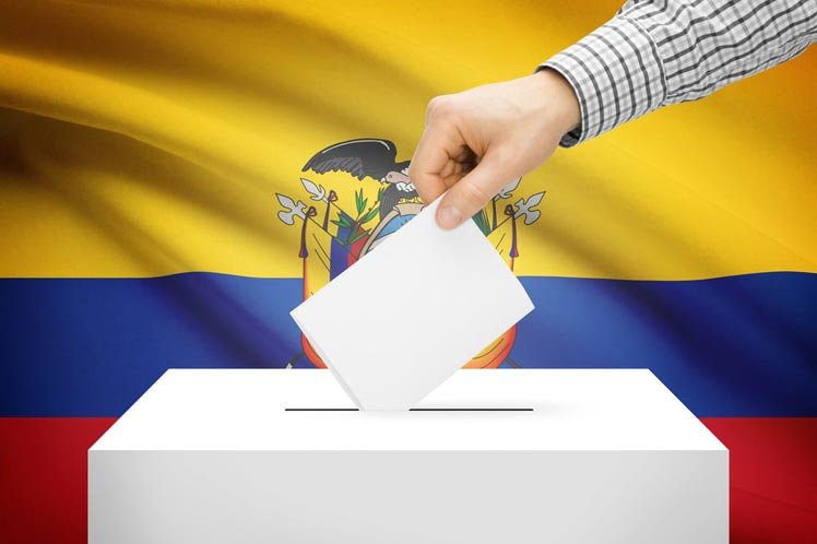 Agrupaciones políticas ecuatorianas se organizan para la campaña por la consulta popular y el referéndum 2025.