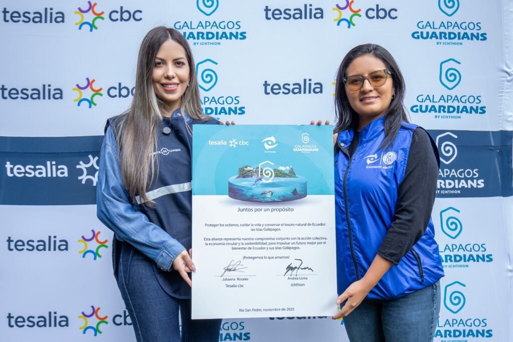 Voluntarios de Tesalia cbc e Ichthion realizan limpieza en el río San Pedro para proteger Galápagos.