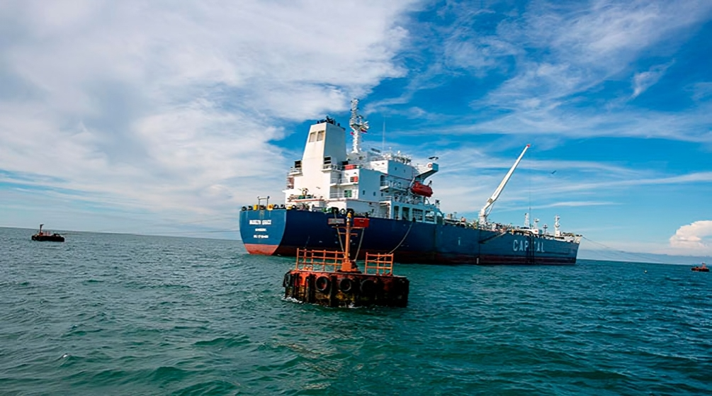 Por venta de fueloil, Ecuador recibirá USD 1,3 millones según Petroecuador
