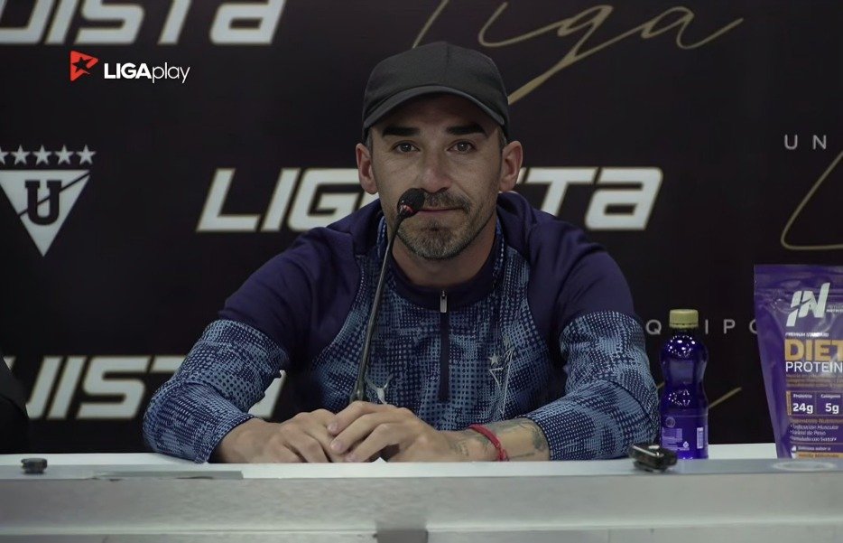 Lisandro Alzugaray se despidió de LDU