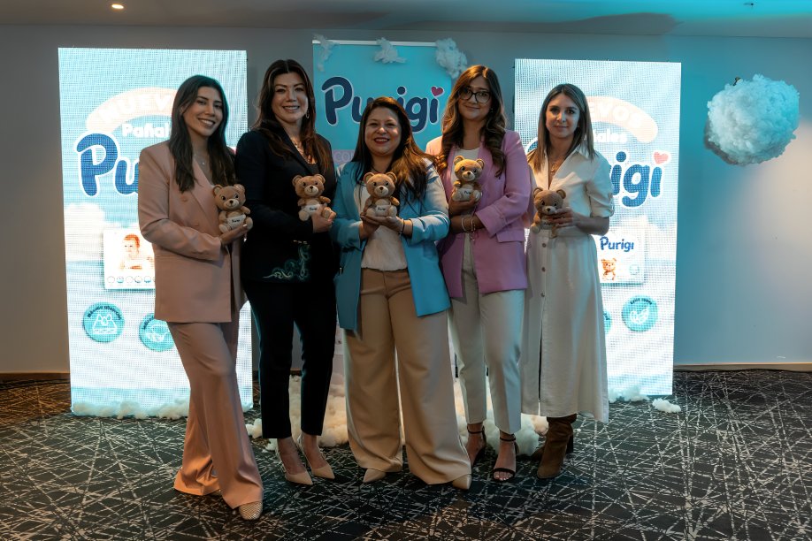 Equipo directivo de Purigi y Farmaenlace presenta nueva línea de pañales con indicador de humedad en evento de lanzamiento oficial