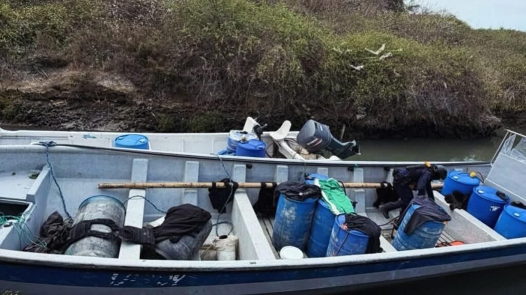 Embarcaciones con droga fueron halladas en el golfo de Guayaquil