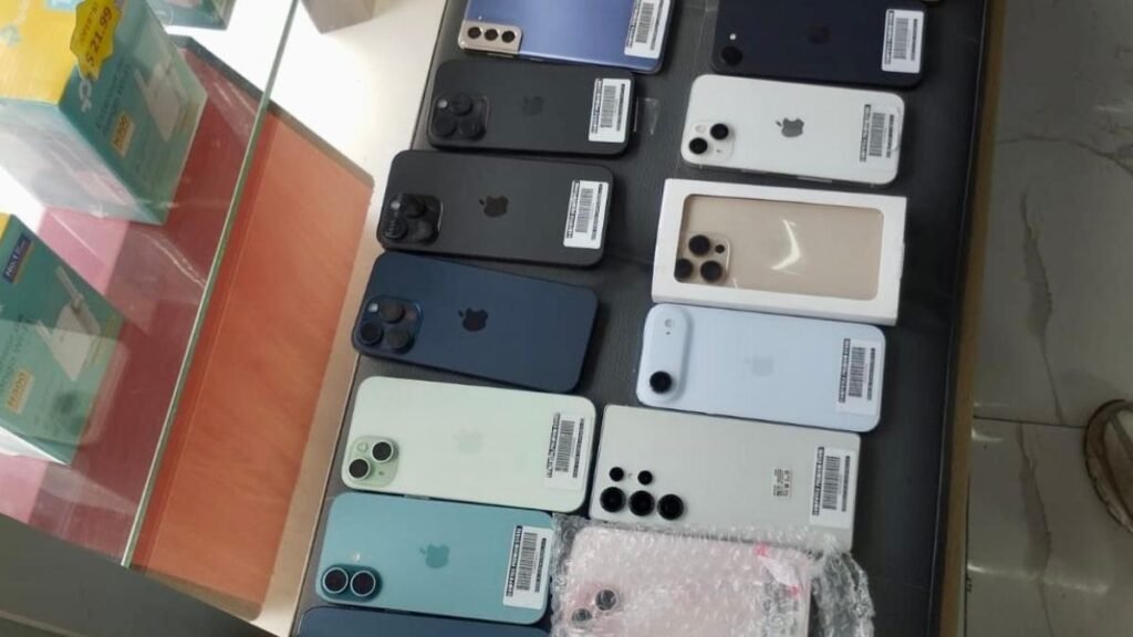 Decomiso de celulares iPhone en Ibarra tras allanamiento