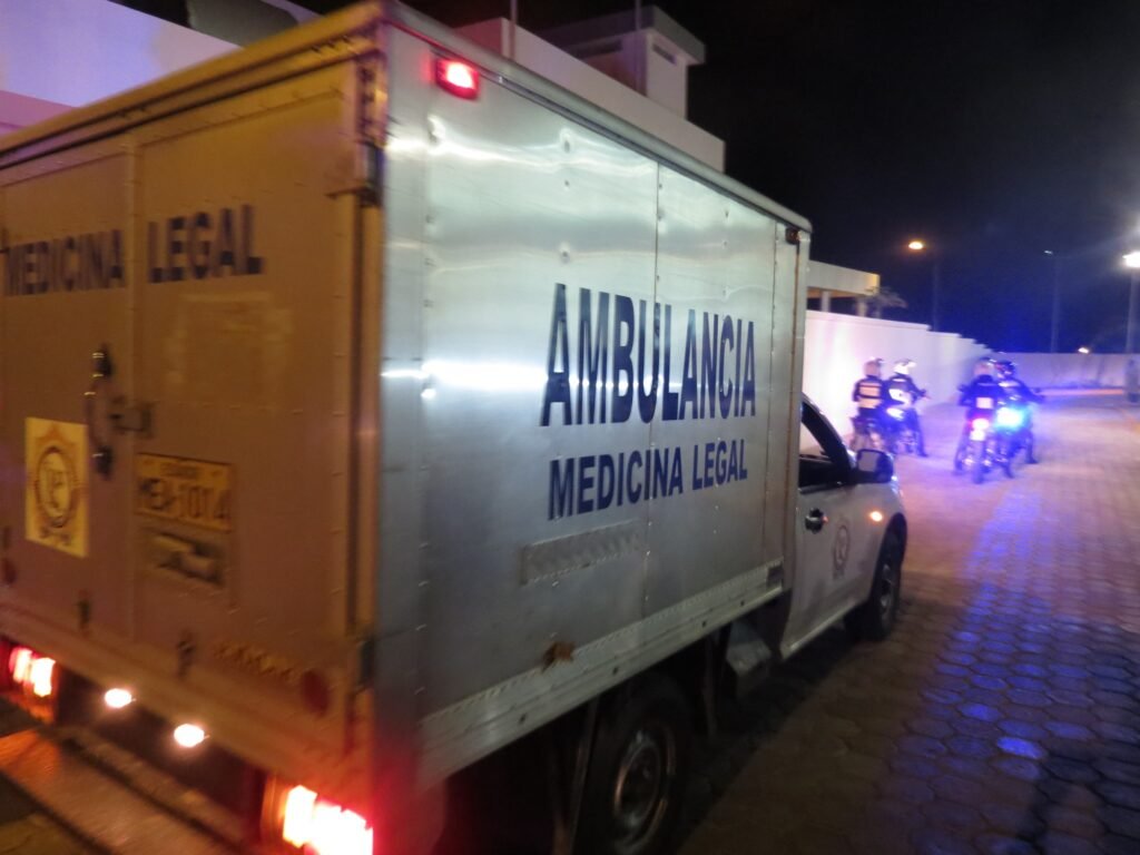 Conductor fue asesinado a tiros mientras esperaba un pedido de comida en la vía a Daule, en Guayaquil