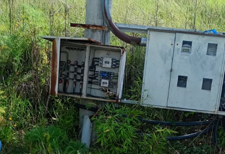 Traslado de vacunas en Cuenca debido a fallo eléctrico para garantizar la cadena de frío.