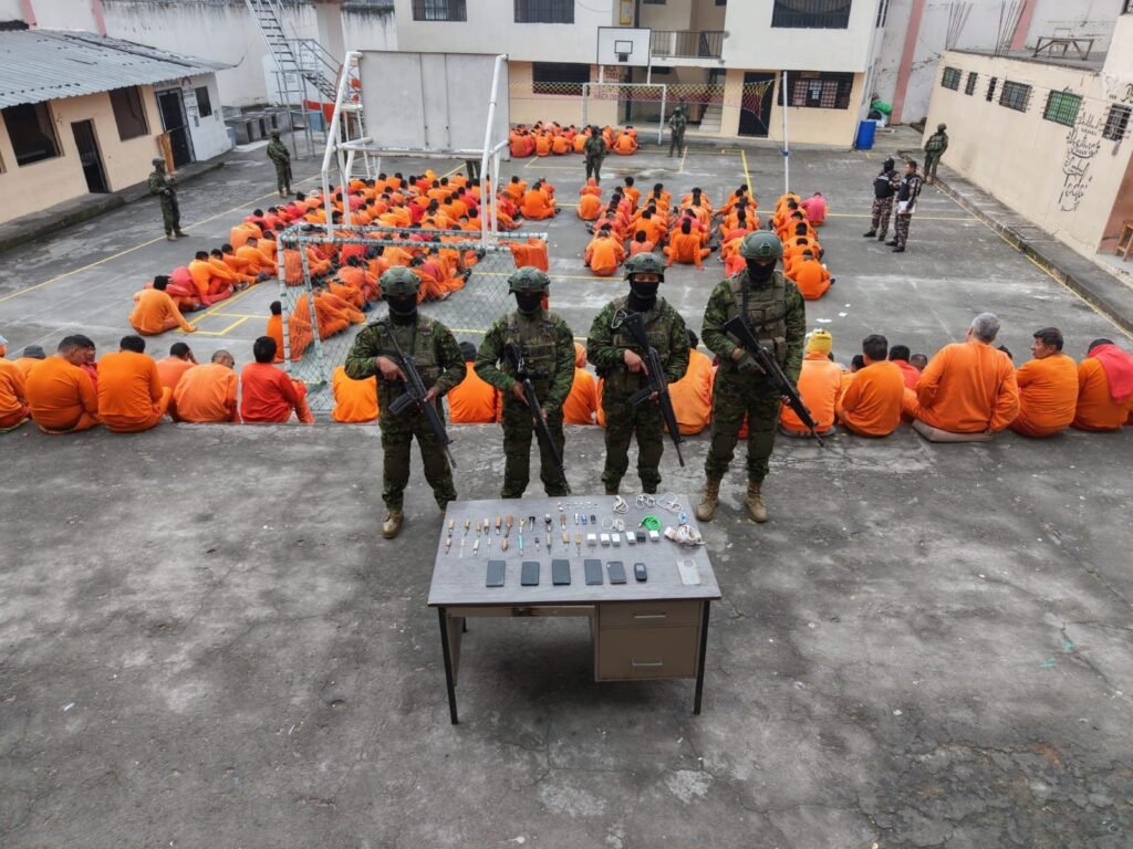 Operativo militar en cárcel de Bolívar