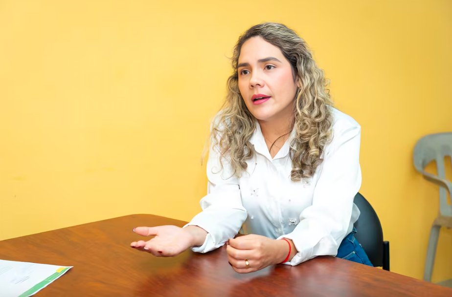 Vehículo oficial impactado por balas en atentado contra funcionarios públicos en Los Ríos Ecuador