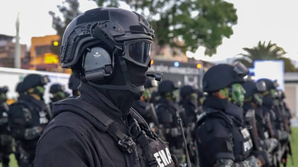 Enfoque militarizado de la seguridad en Ecuador con operativos policiales y control militar