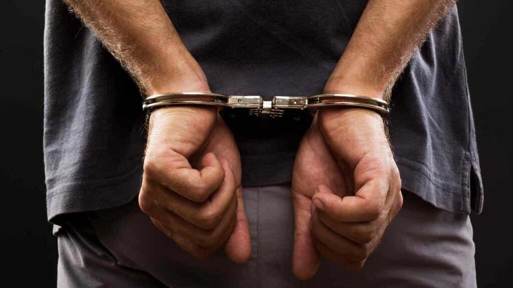 Jefe de sicarios de Los Tiguerones detenido por militares durante operativo del toque de queda en Guayas