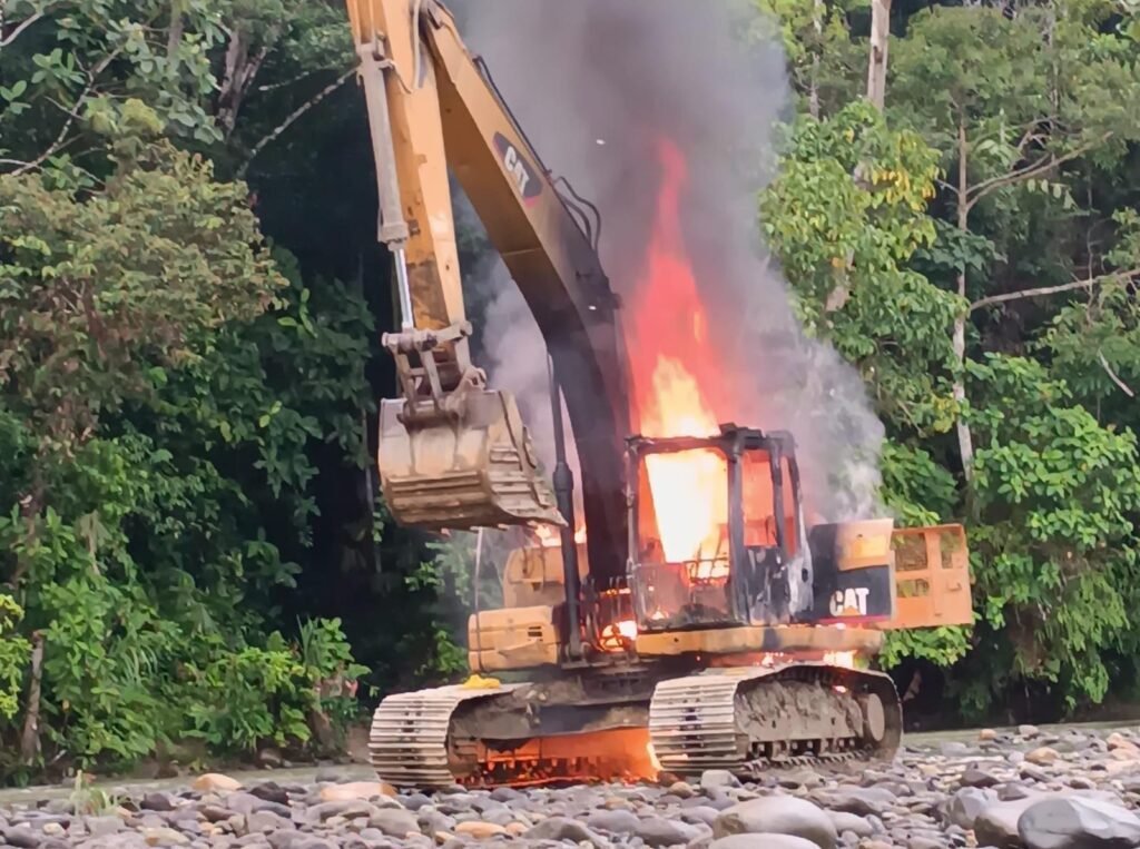 Operativo contra minería ilegal en Pastaza y retuvo maquinaria en operativo contra minería ilegal