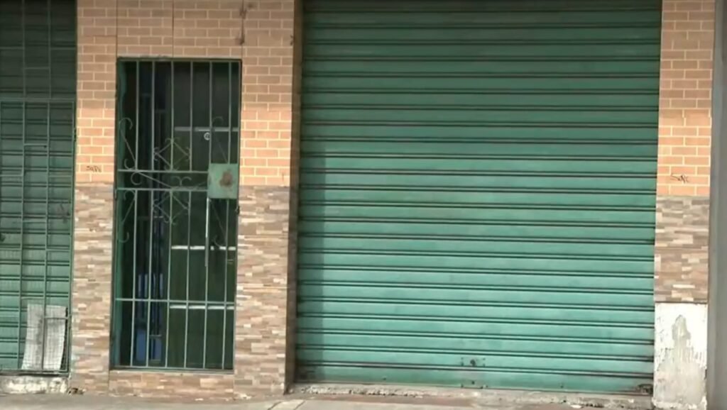 Extorsiones en negocios del suburbio de Guayaquil obligan a cerrar locales