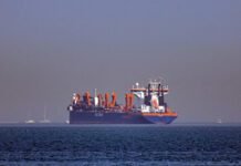 Ecuador Economía Ataque EEUU Irán: Petróleo Sube 7% y Banano en Riesgo Ecuador economía ataque EEUU Irán