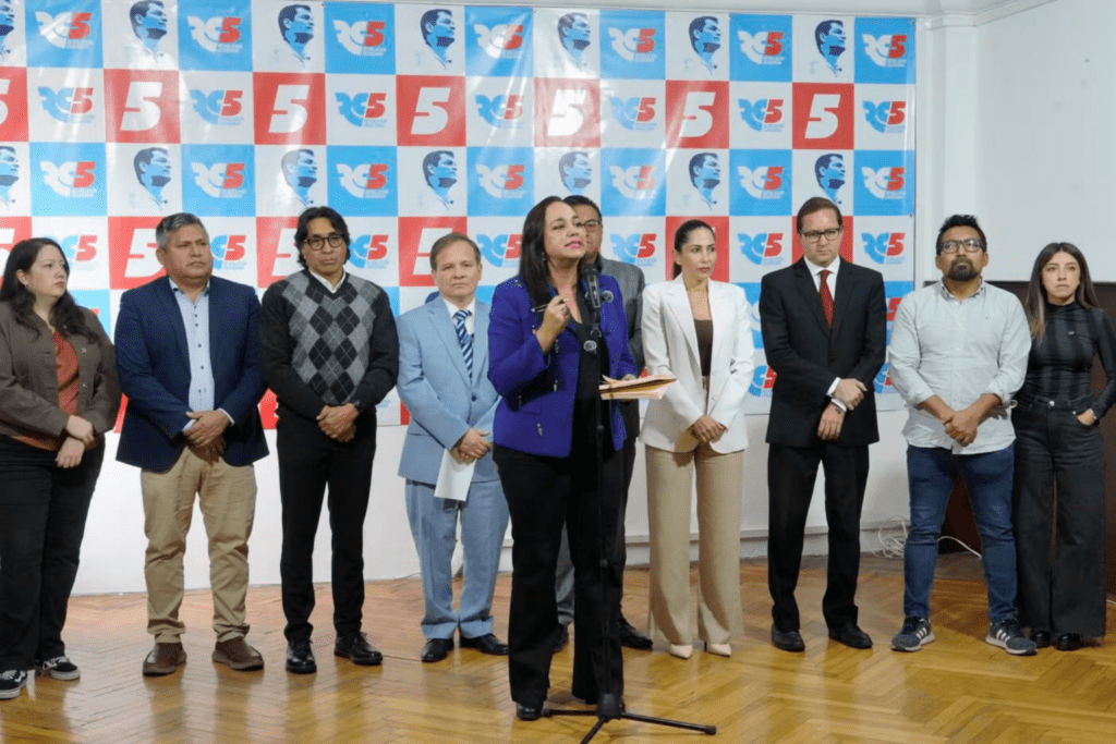 Opositores y movimientos políticos