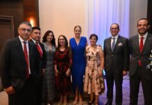 Una noche que impulsa al Ecuador: BVQ galardona a los líderes que marcan el rumbo del mercado de valores Gala de premiación de la Bolsa de Valores Quito reconociendo a los líderes del mercado de valores ecuatoriano 2025.