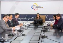 Acciones urgentes ante el riesgo de prescripción institucional Fotografía de archivo del Pleno del Consejo de la Judicatura de Ecuador analizando los expedientes disciplinarios de la Judicatura.