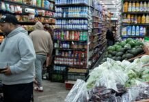Latinos en EE.UU. sienten el golpe: el alto costo de vida dispara el descontento económico alto costo de vida