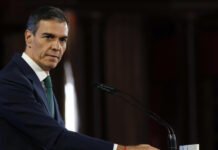 Crisis institucional y el desafío de la continuidad legislativa ante el dictamen judicial Captura de video del presidente Pedro Sánchez durante su declaración oficial sobre medidas sociales desde el Palacio de la Moncloa.