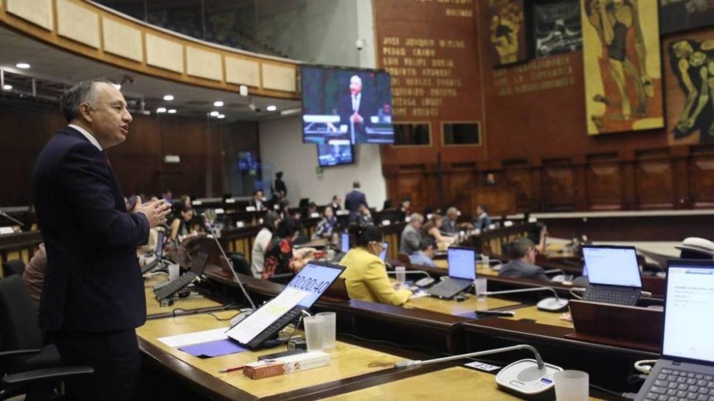 Asamblea investigará patrimonios de alcaldes y prefectos a cinco meses de las elecciones en Ecuador