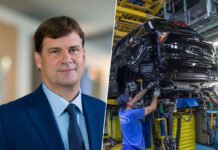 El control de calidad automotriz y la deconstrucción de los algoritmos de inspección en Ford Un ingeniero veterano supervisando una pantalla de diagnóstico algorítmico junto a un chasis de automóvil en la planta de montaje de Ford, ilustrando la fiabilidad de los sistemas de automatización.