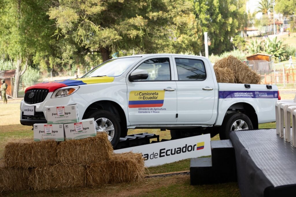 Camioneta La Camioneta de Ecuador modelo Pacífico diésel, integrante del proyecto Unidades Móviles Agroproductivas UMA del MAGAP para el sector agropecuario