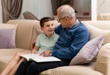 Cómo fortalecer la comunicación con los abuelos a medida que cambia la audición comunicación con los abuelos