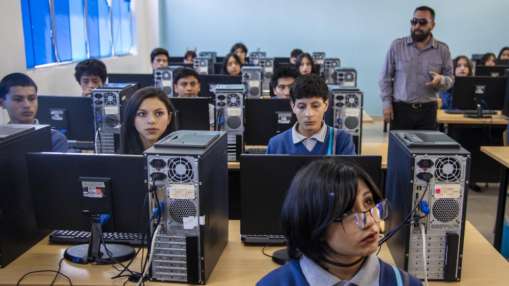 Conoce los cuatro casos en que un colegio privado o fiscomisional puede aumentar la pensión en Ecuador y qué requisitos exige el Minedec en 2026.
