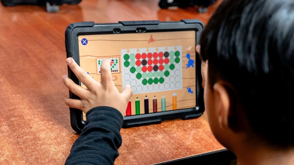 La app educativa ecuatoriana Neuronautas compite entre los mejores videojuegos pedagógicos de Sudamérica en el Festival Ojo de Pescado de Chile.