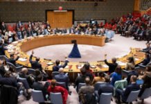 Elección diplomática y prospección multilateral en el Consejo de Seguridad de la ONU Representantes diplomáticos reunidos en la sede multilateral mientras el Consejo de Seguridad de la ONU realiza un nuevo sondeo a candidatos