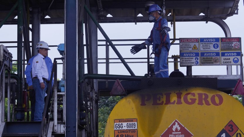 Instalaciones de distribución de derivados de petróleo en la Terminal de Pascuales, Guayas, Ecuador, 10 de julio de 2026, sobre el precio del petróleo