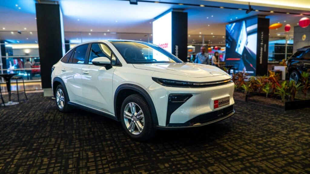 Presentación oficial del nuevo Livan RL7 EV en el marco del AutoShow.