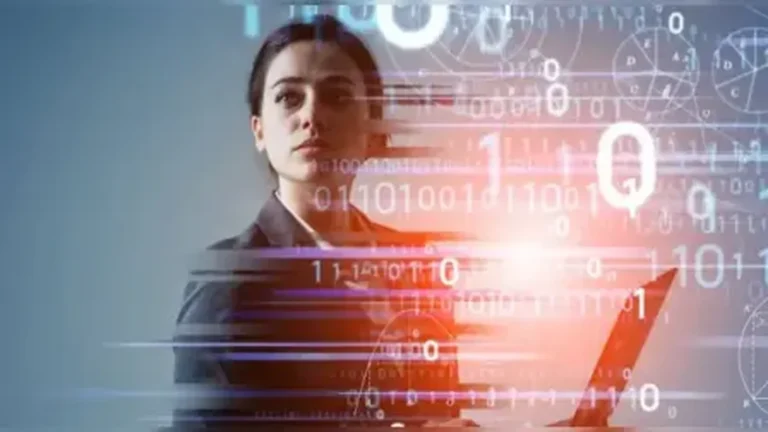 Mujer trabajando con tecnología de inteligencia artificial en una oficina