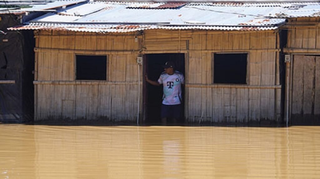 Lluvias e inundaciones en Balao dejan más de 320 familias afectadas
