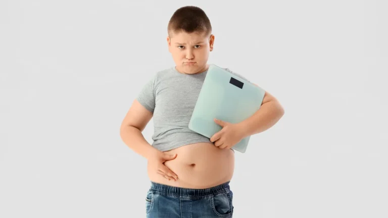 Evaluación médica de niño en control de peso y crecimiento