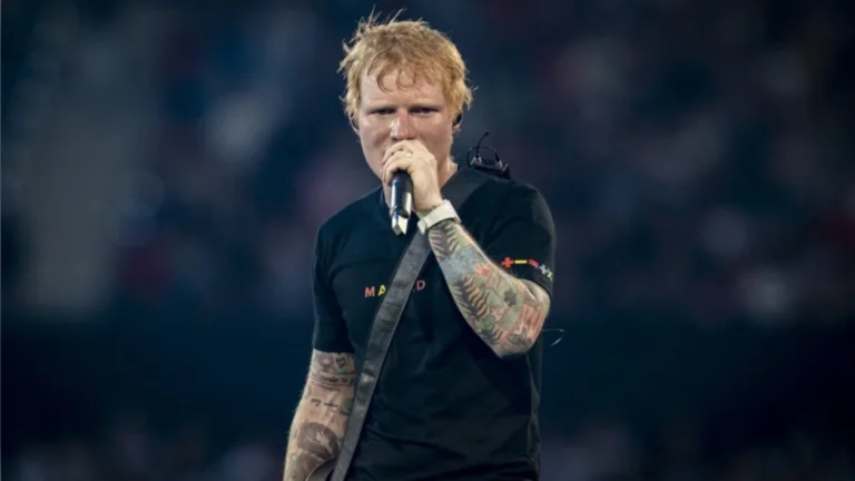 Ed Sheeran durante una presentación en vivo