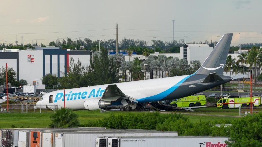 El avión de carga de Amazon siniestrado tras salirse de la pista en Miami