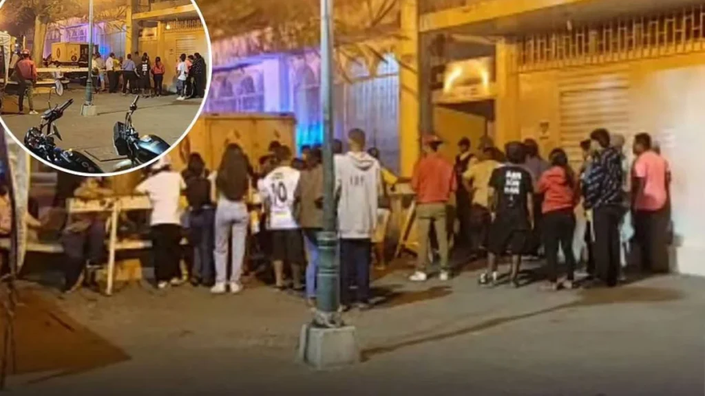 Personal de tránsito y rescate atendiendo el choque en la vía Babahoyo Montalvo